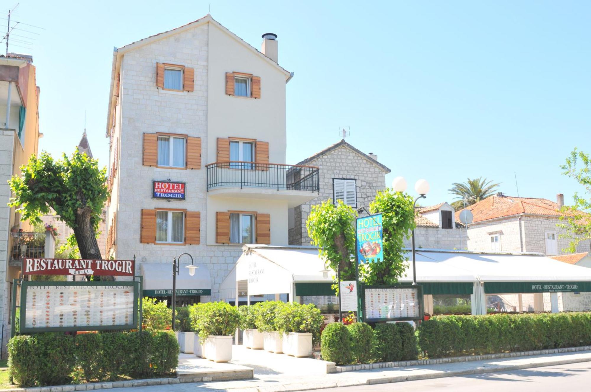 Hotel Трогір Екстер'єр фото