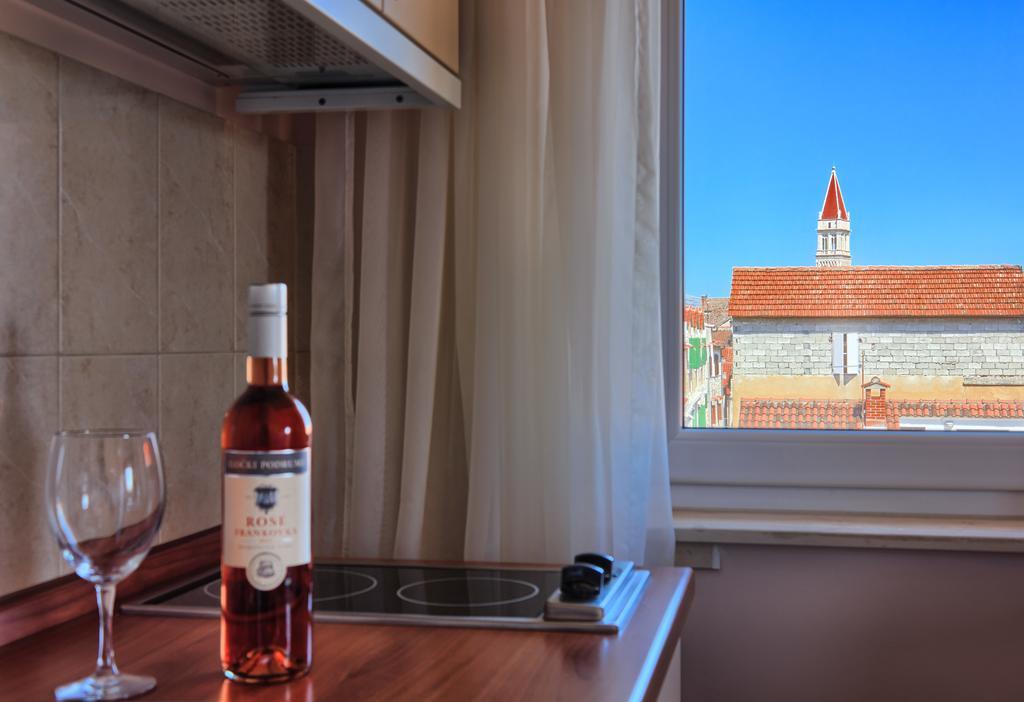 Hotel Трогір Екстер'єр фото