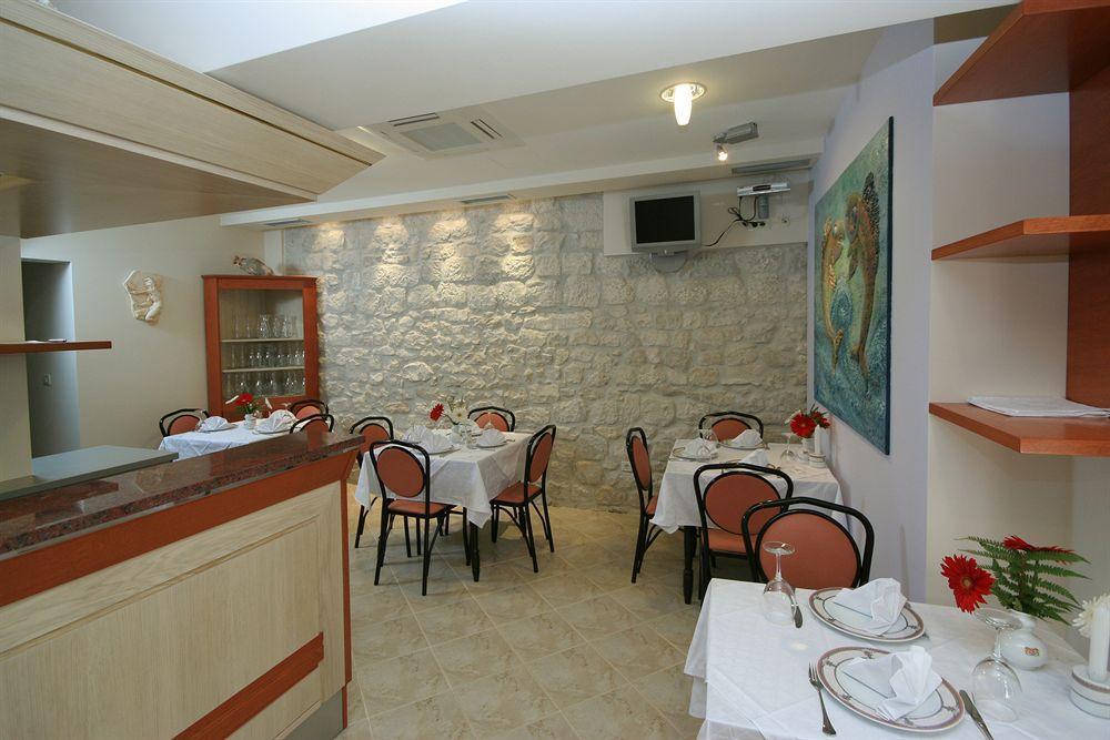 Hotel Трогір Екстер'єр фото