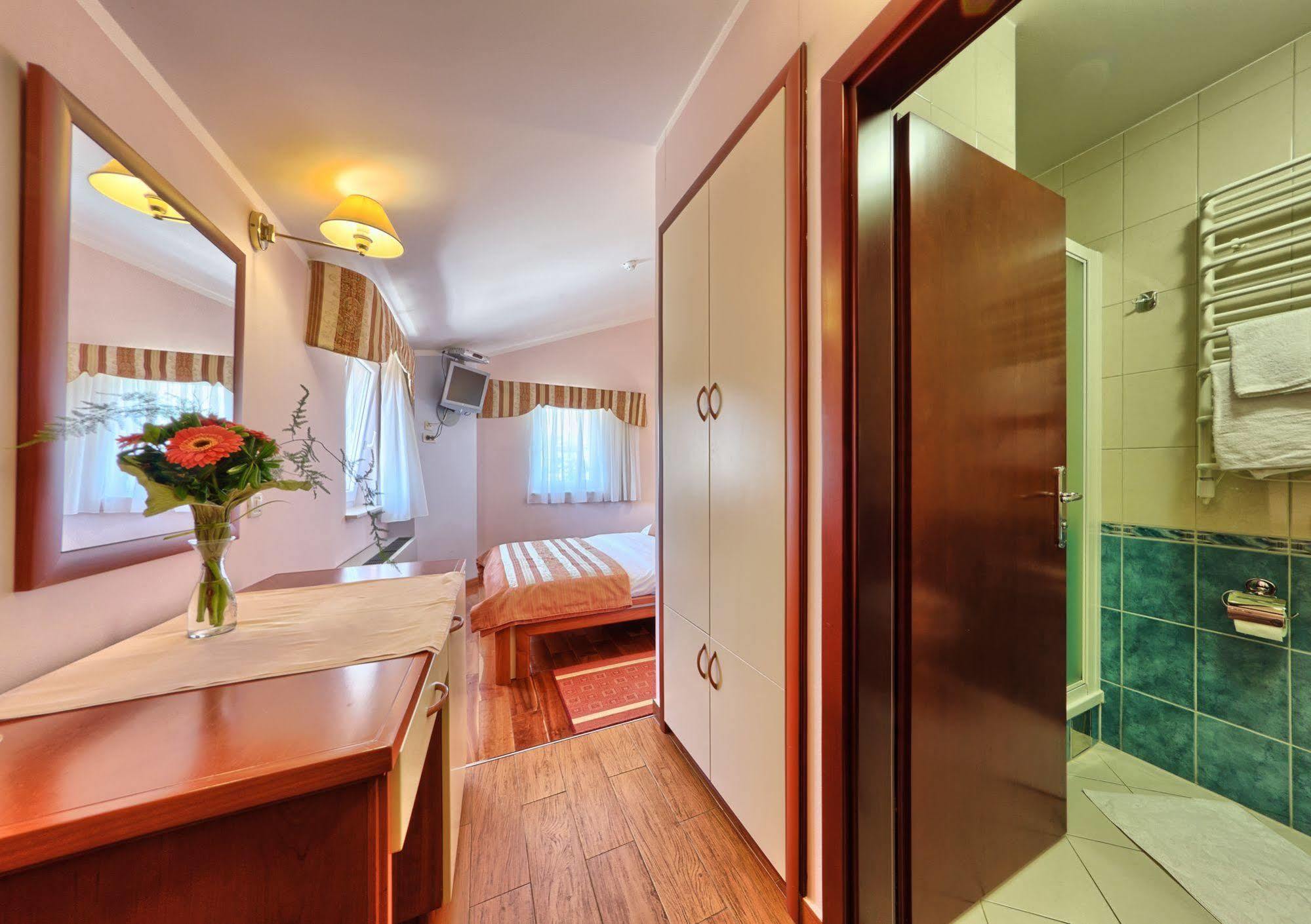 Hotel Трогір Екстер'єр фото