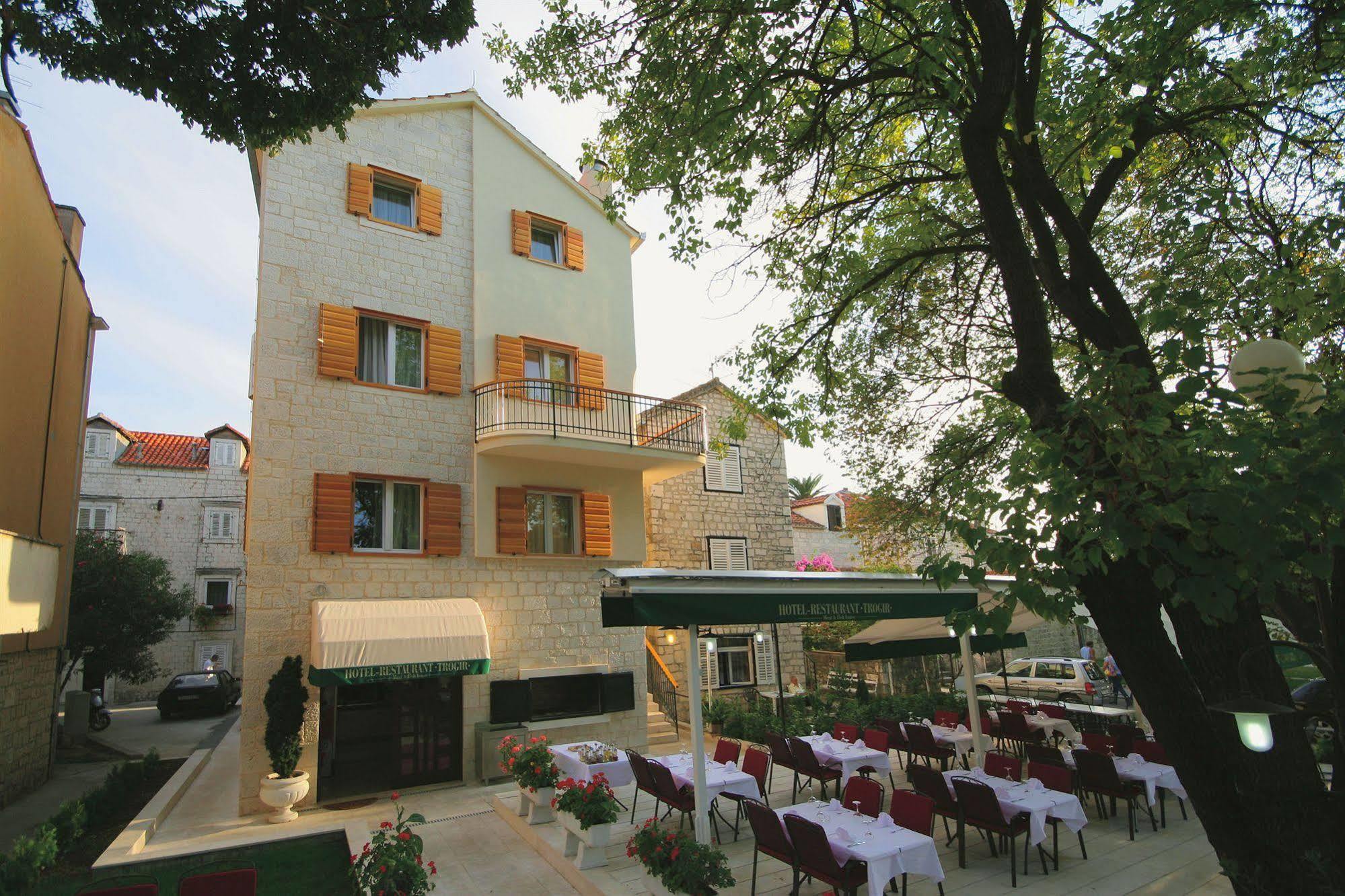 Hotel Трогір Екстер'єр фото